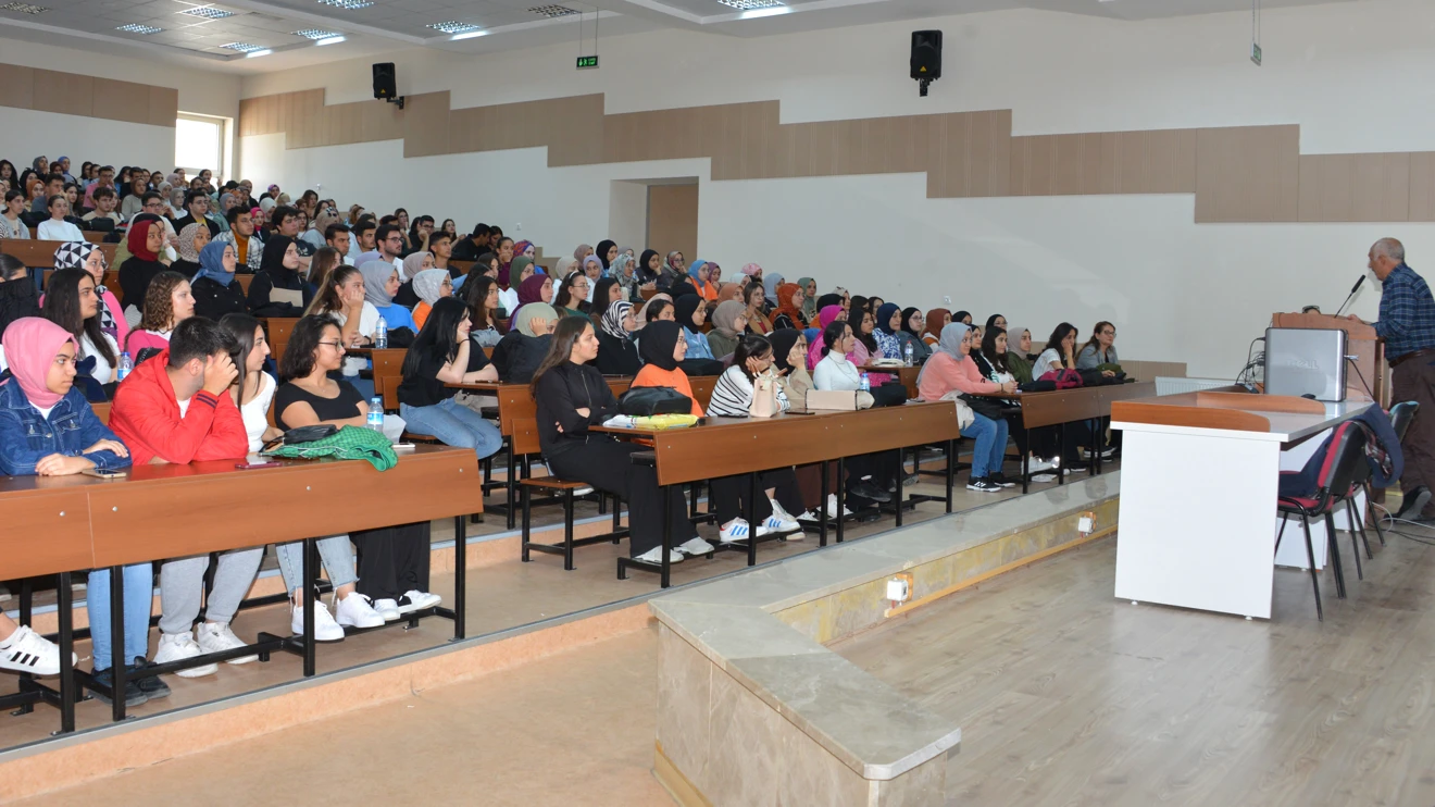 Selçuk Üniversitesi Sağlık Hizmetleri MYO öğrencilerine Hastane Uygulama ve Sağlık Hizmetlerine Uyum Eğitimleri verildi